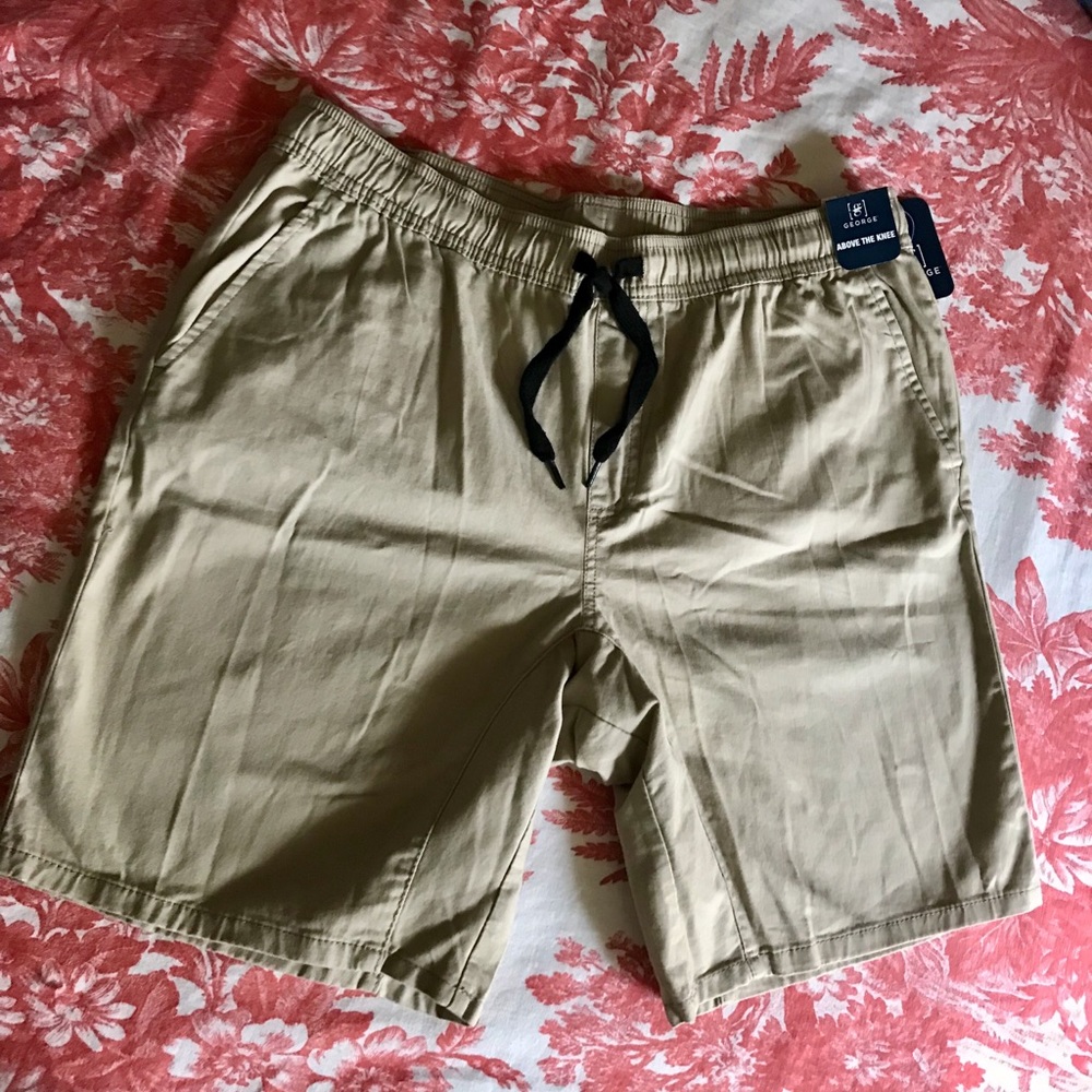 George above the knee short, Lg, NWT